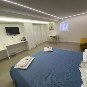 Cutelli לינה וארוחת בוקר