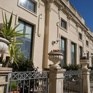 https://villa-cibele-hotel-residence.taorminaitalyhotels.com